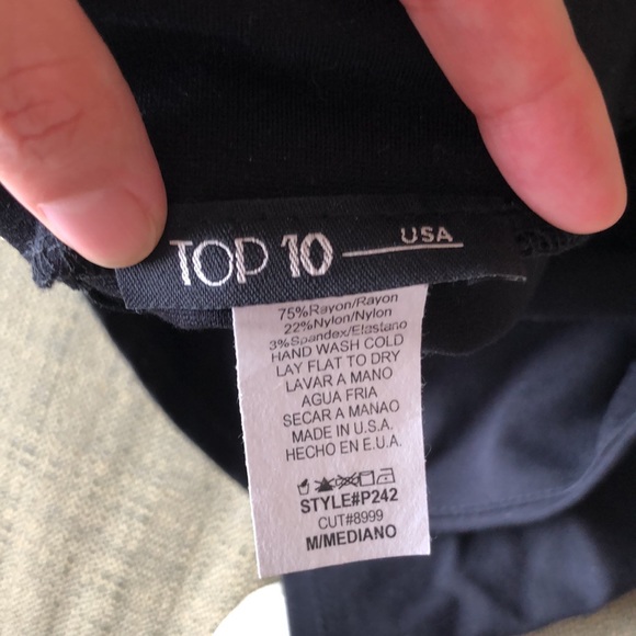 Nautical hot pant with gold decorative buttons - Picture 6 of 7